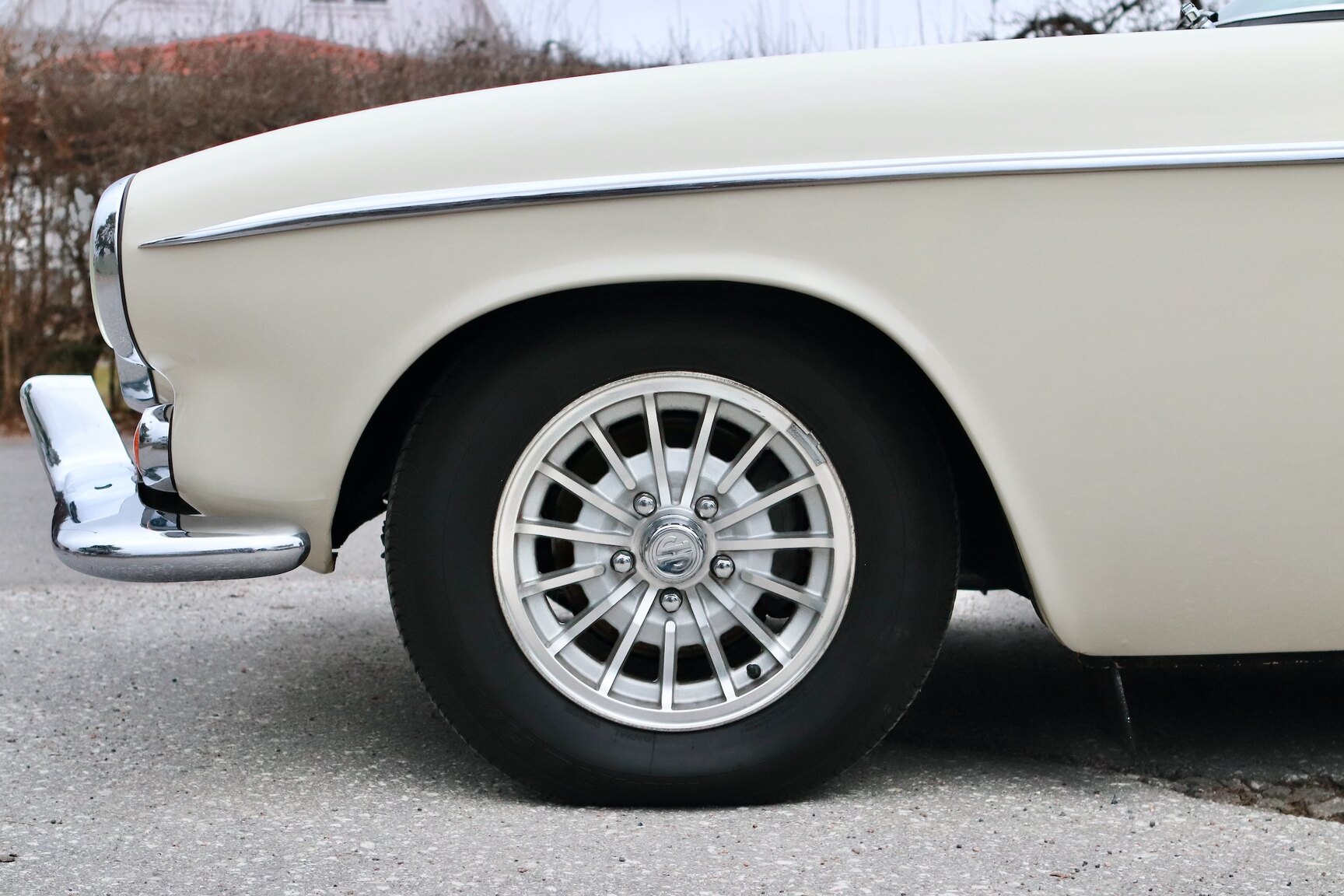 Exterior image of 1964 Volvo P 1800S (22)
