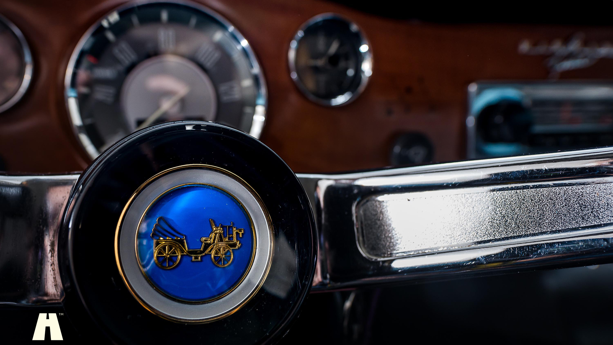 Interior image of 1969 Volkswagen Karmann Ghia (4)