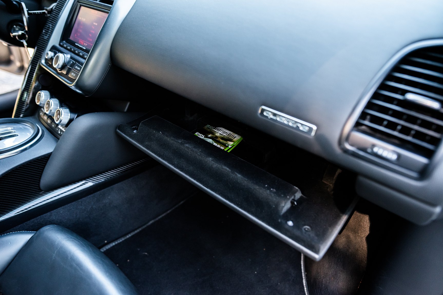 Interior image of 2008 Audi R8 4.2 V8 Turbo Manuell