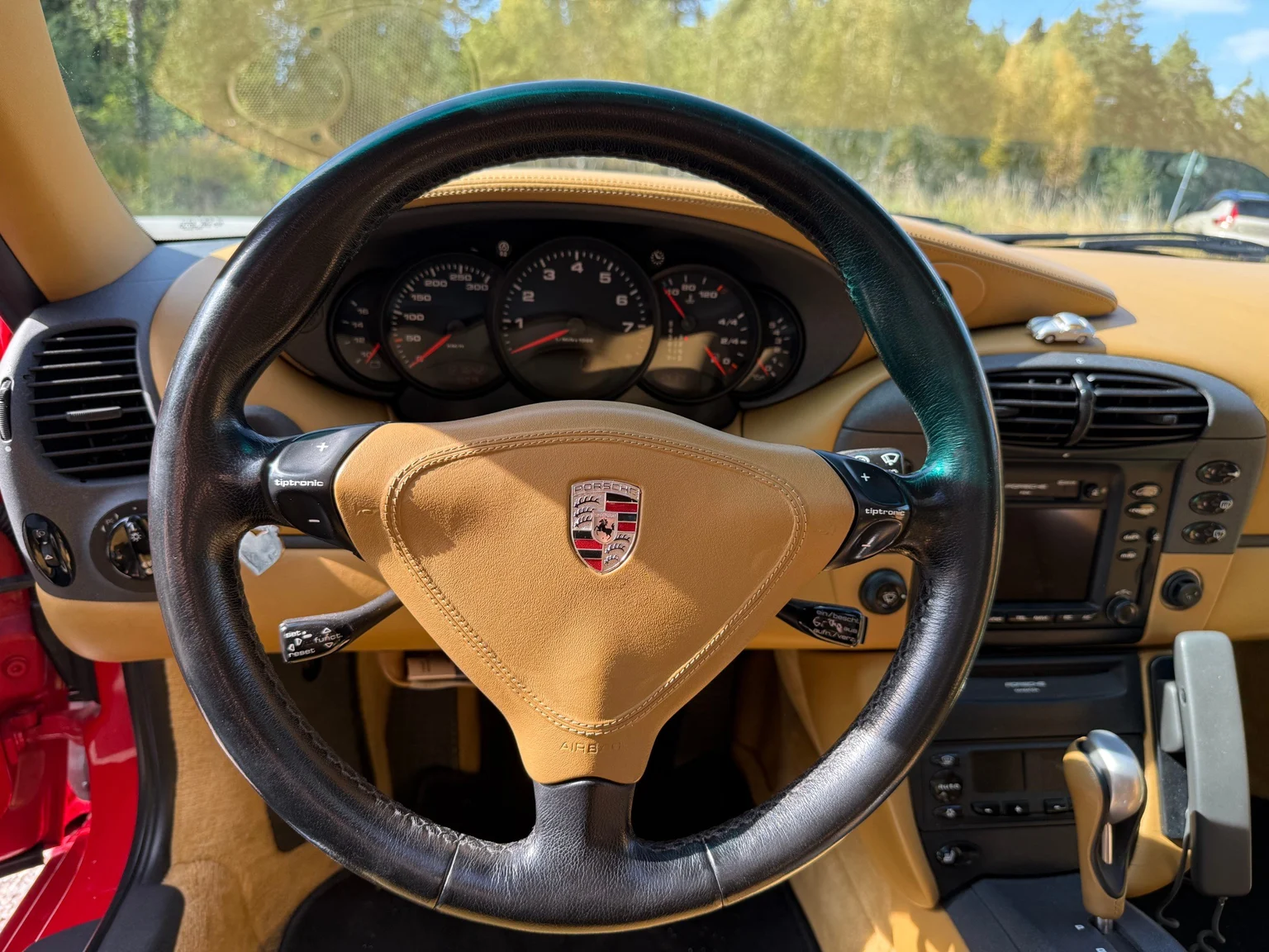 Interiörbild 1998 Porsche 911 Carrera (12)