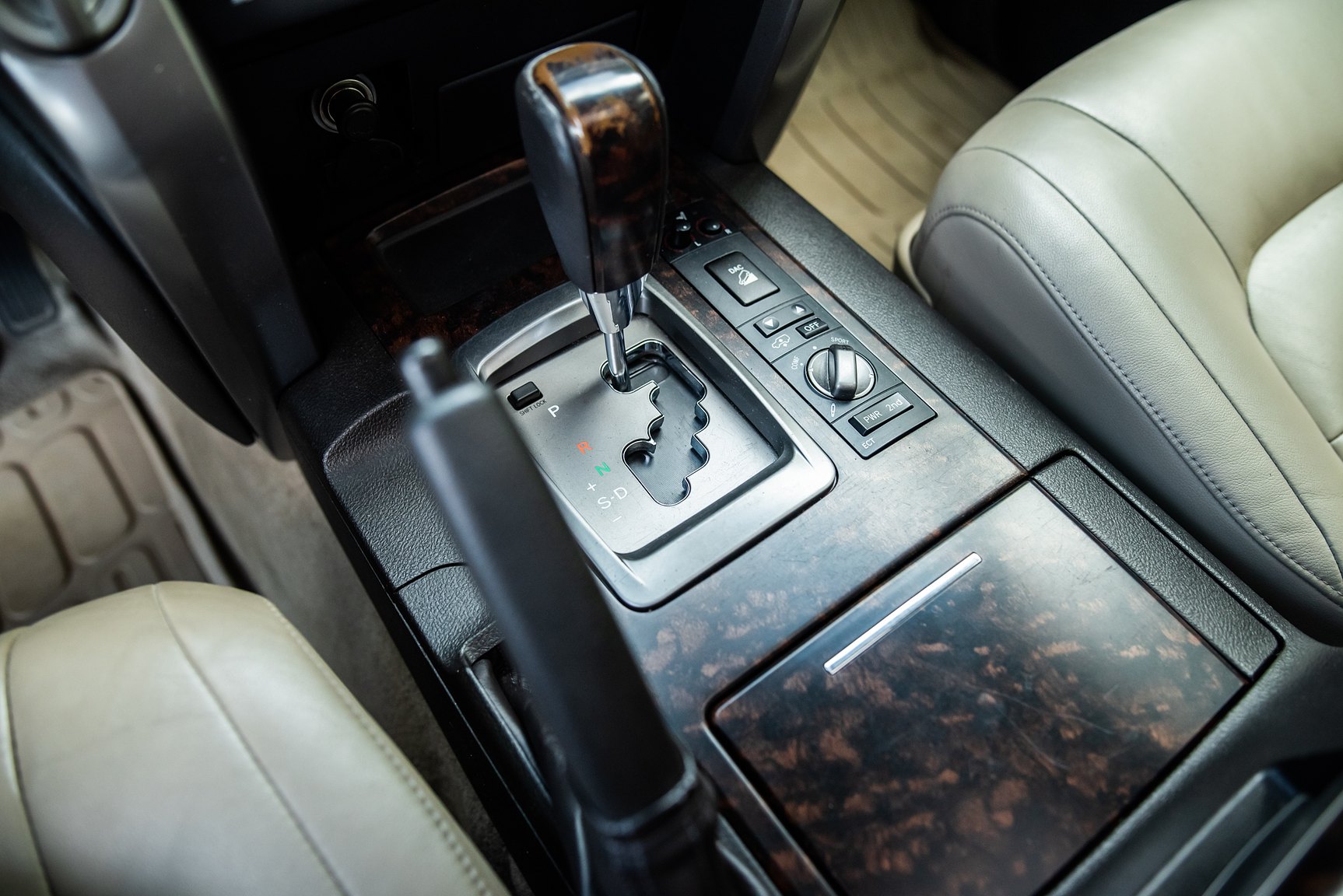 Interior image of 2008 Toyota Land Cruiser 4.5 4WD V8