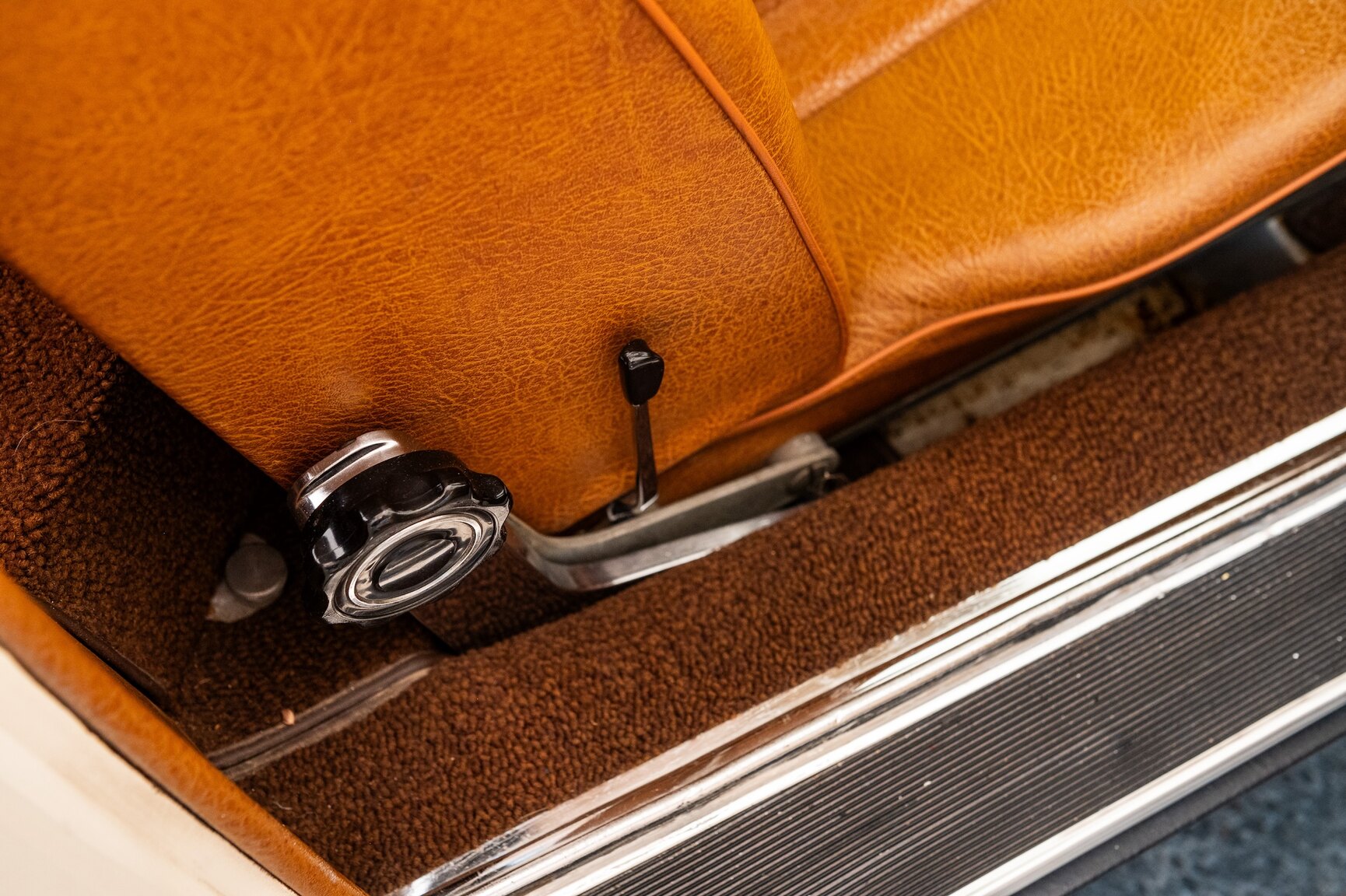 Innenraumfoto von 1968 Mercedes-Benz 280 SL Pagoda (49)