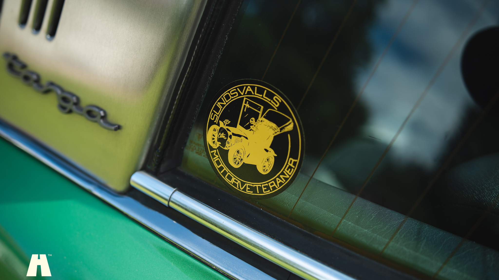 Exterior image of 1976 Porsche 911 Targa