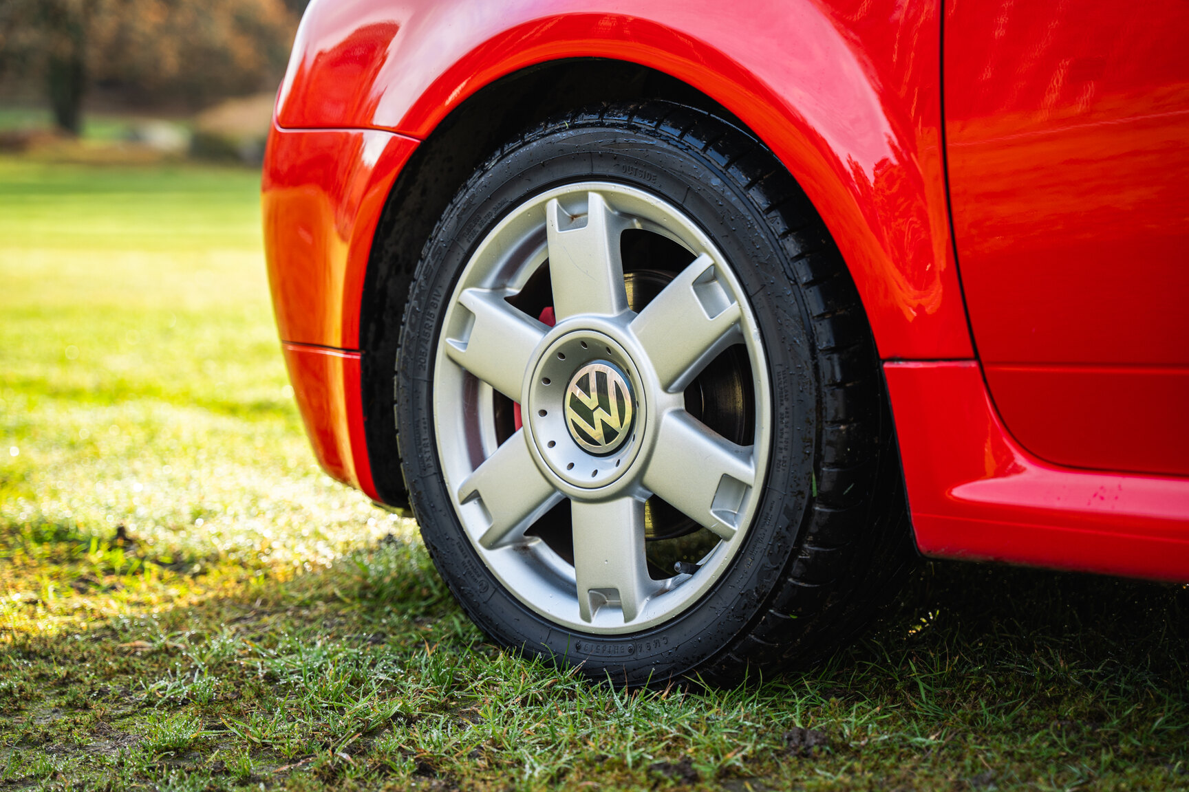 Exterior image of 2001 VW Lupo GTI