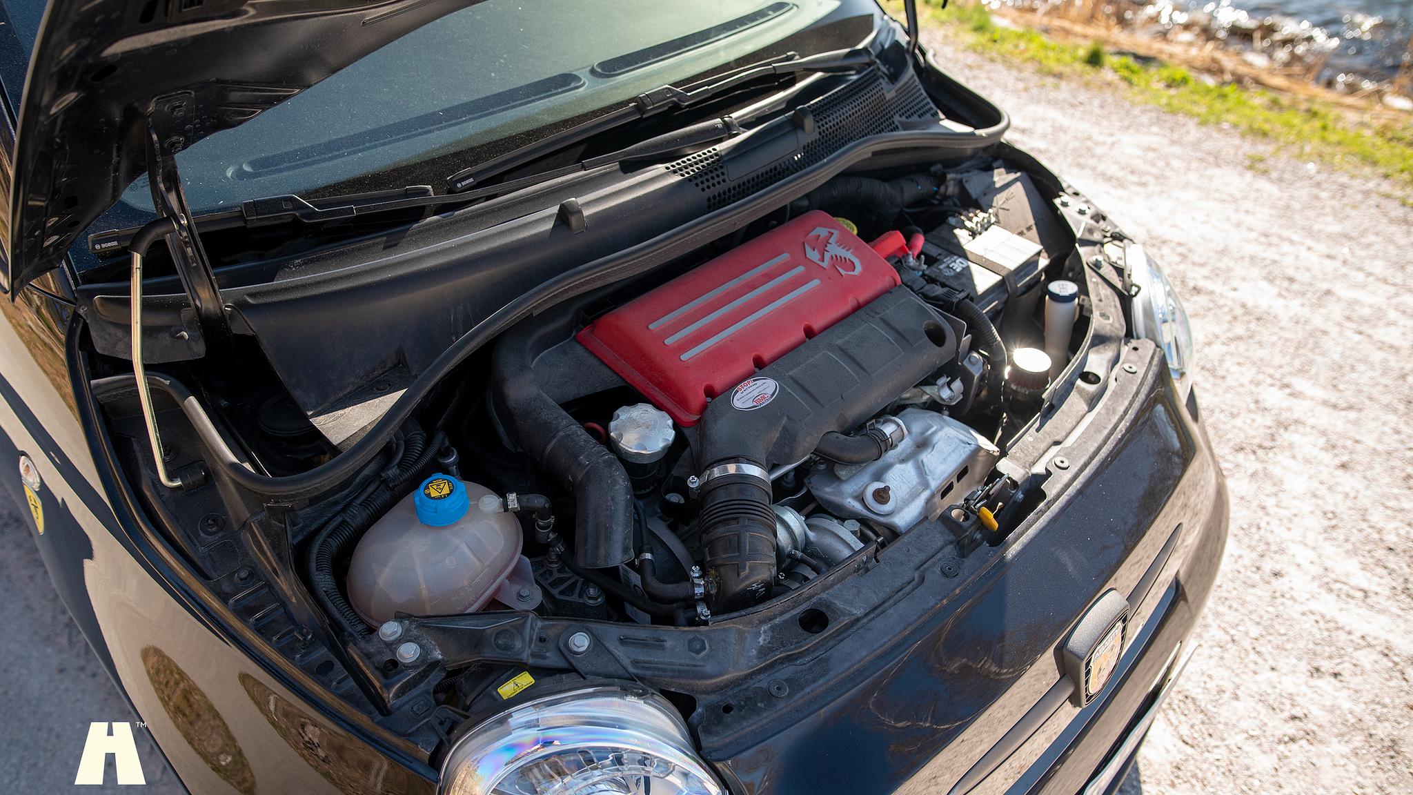 Image of 2016 Abarth 595 Competizione mechanics (2)