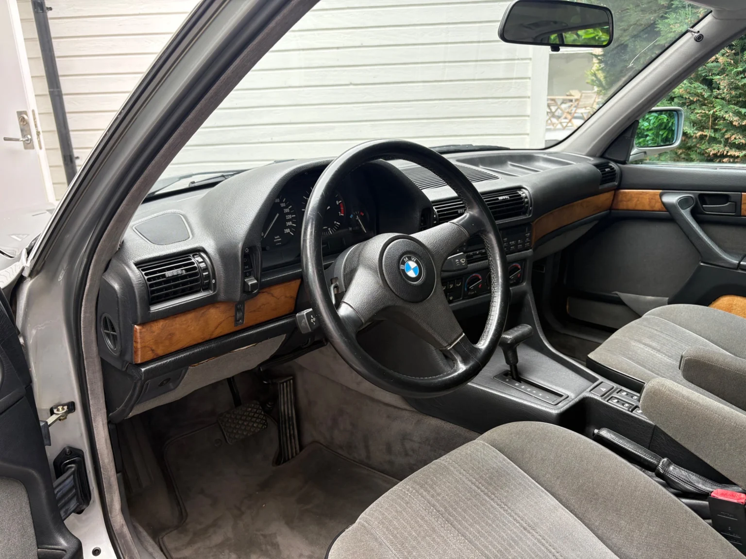 Interiörbild 1988 BMW 730iA (1)