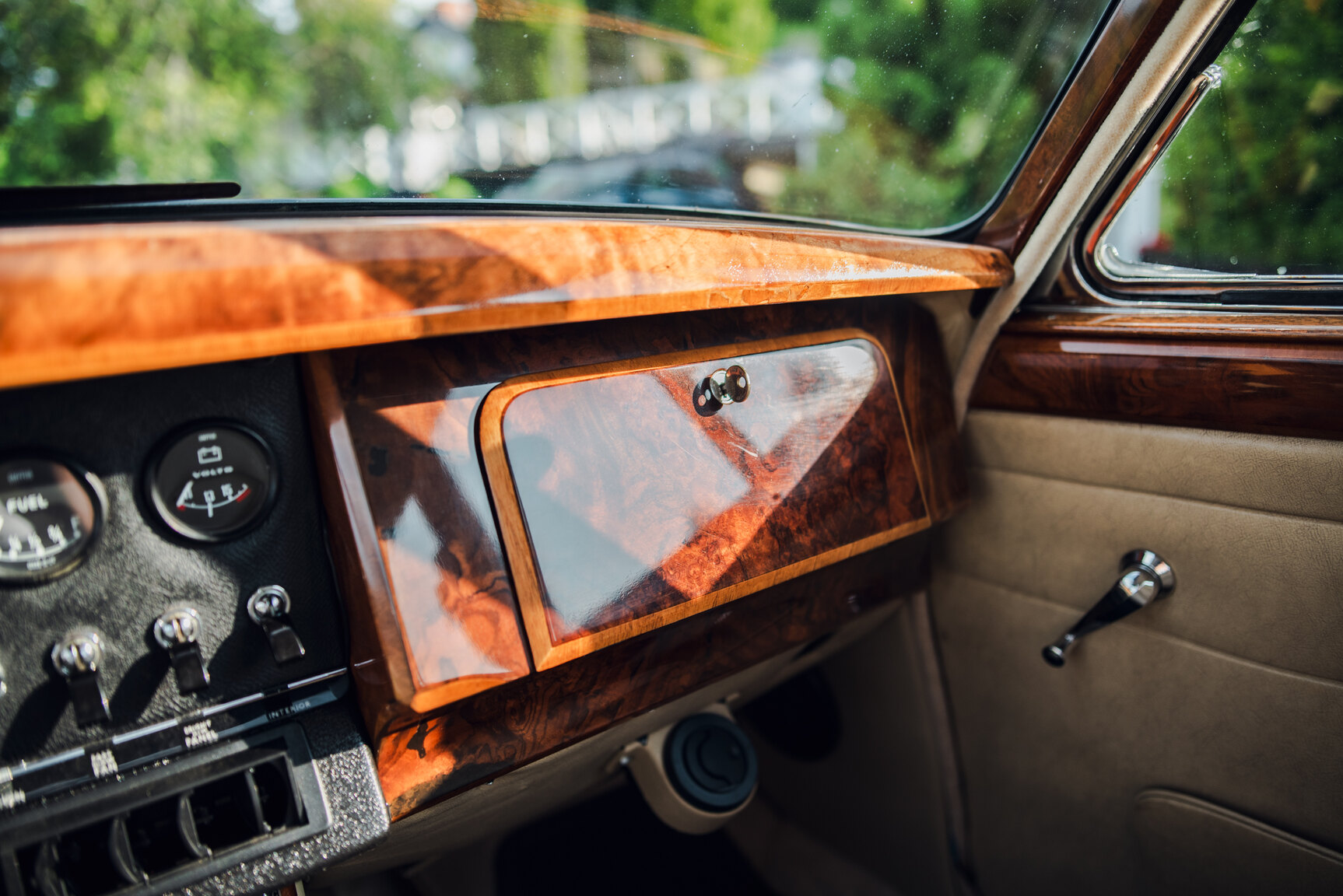 Interior image of 1965 Daimler 250 V8