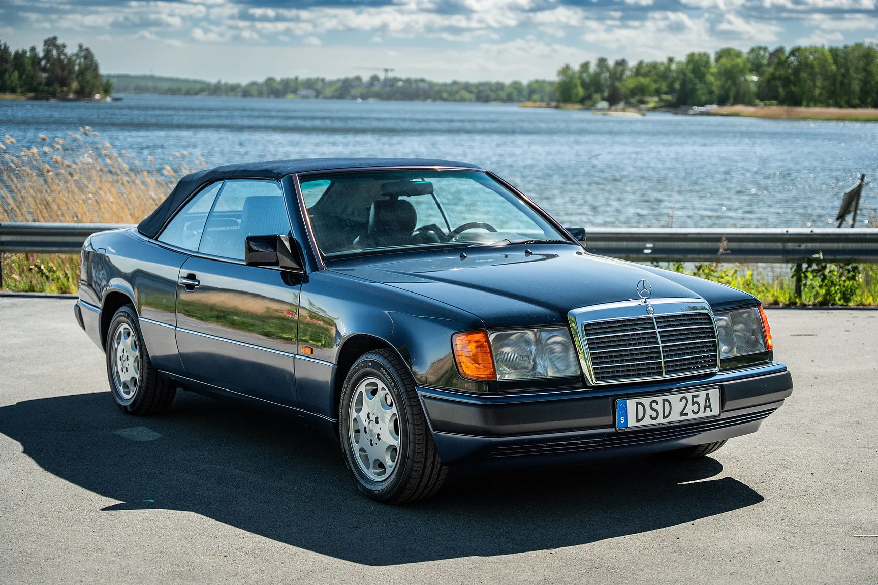 Exteriörbild på 1993 Mercedes-Benz 300 CE-24 Cabriolet (1)