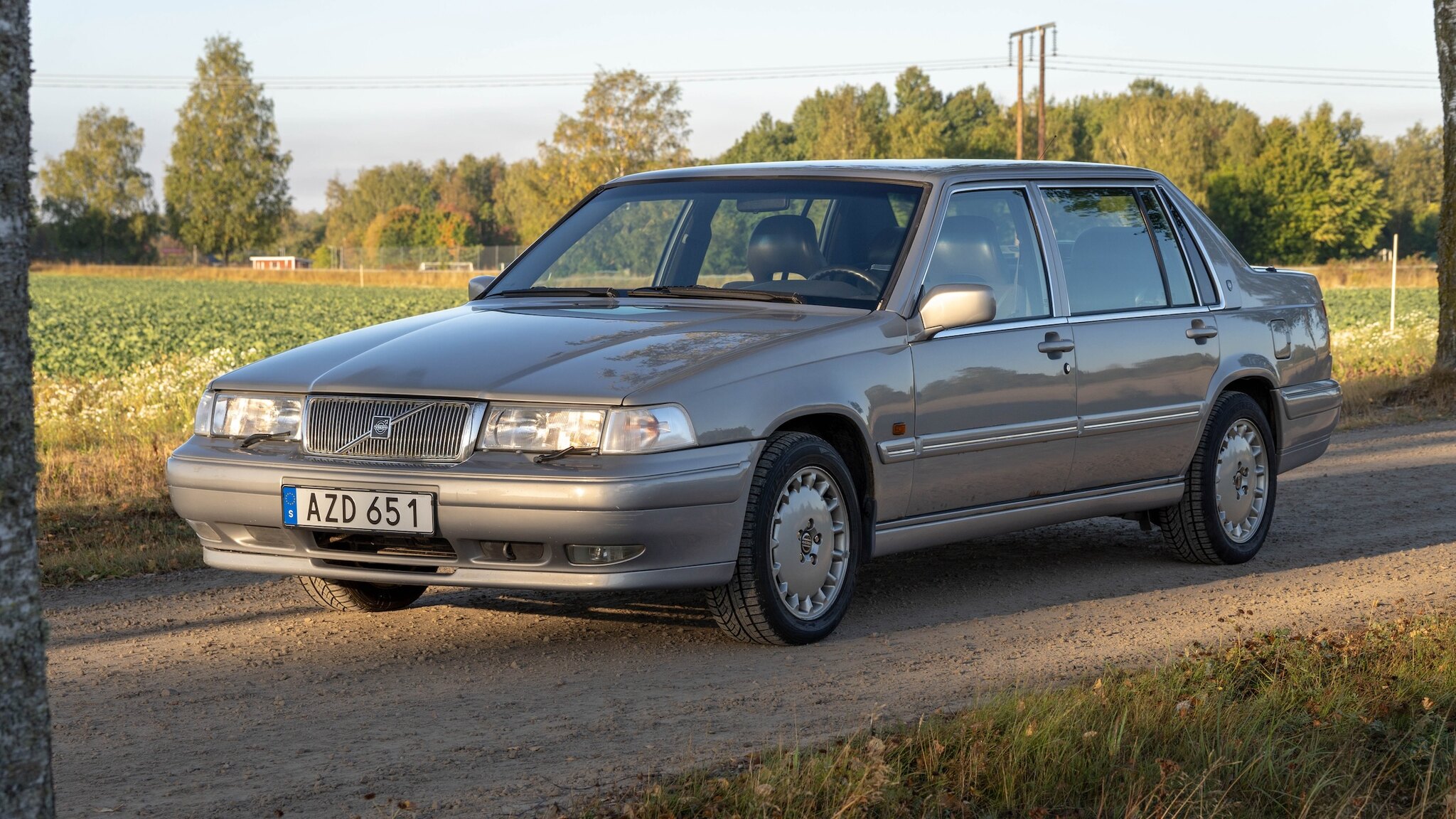 Exterior image of 1996 VOLVO 960 Executive