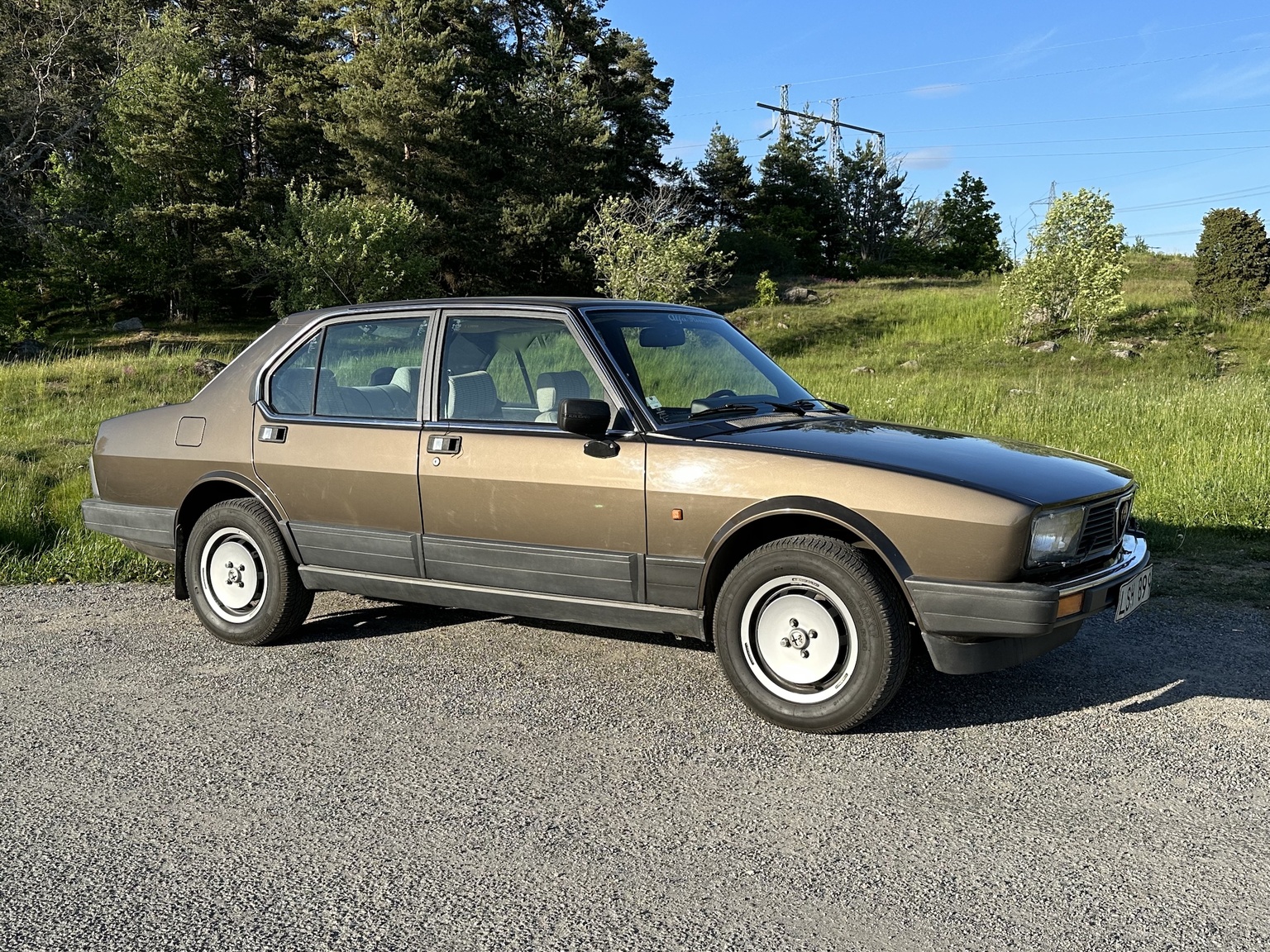 Exteriörbild på 1984 Alfa Romeo Alfetta 2000