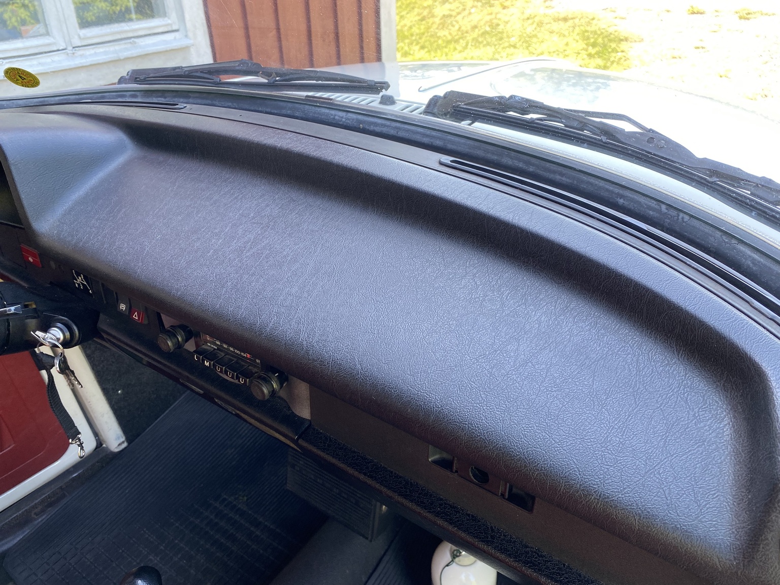 Interior image of 1974 Volkswagen Beetle 1303 S (38)