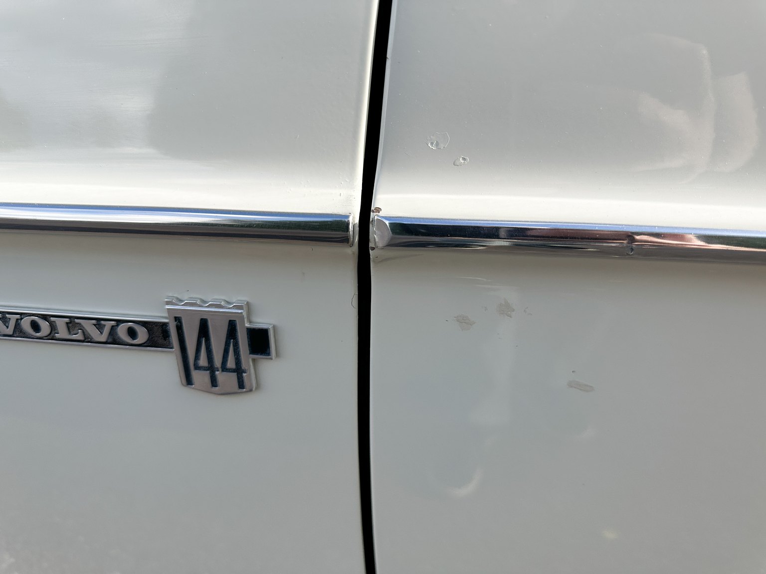 Exterior image of 1967 Volvo 144 1.8 