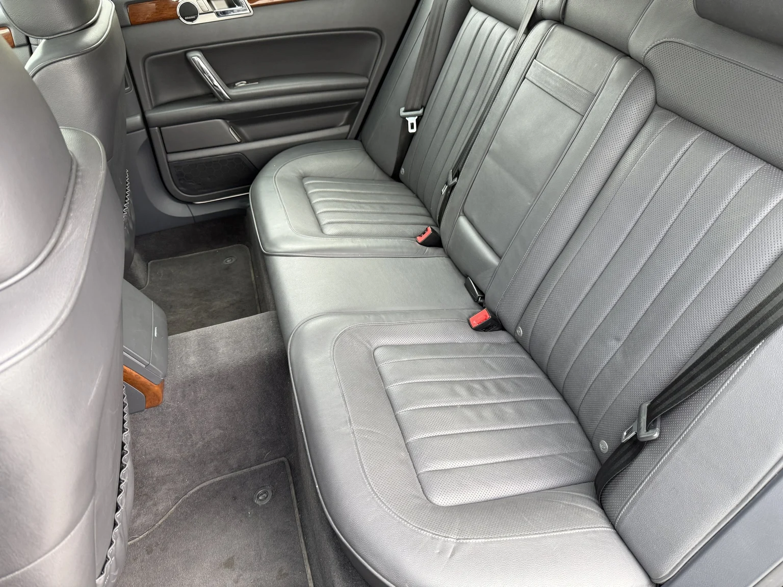 Interiörbild 2013 Volkswagen Phaeton 3.0 TDI (47)