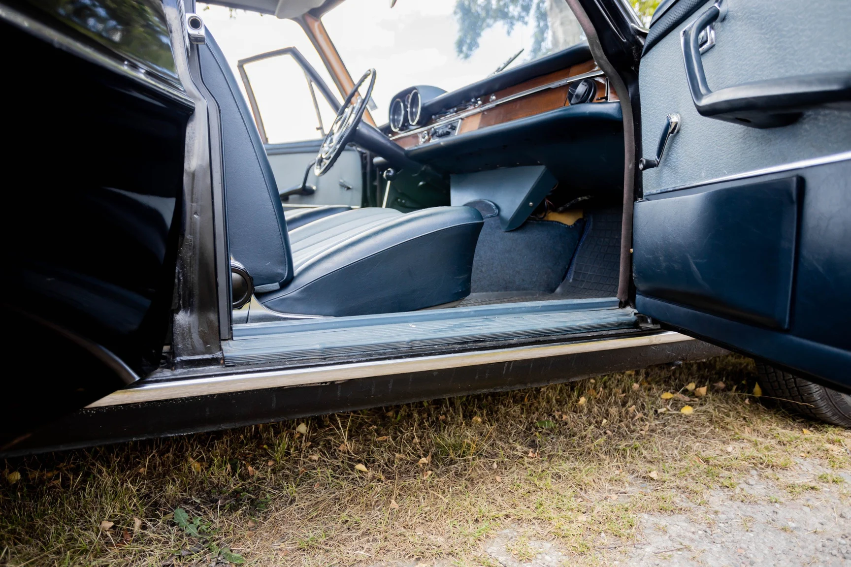 Innenraumfoto von 1967 Mercedes-Benz 250 S 250 s (17)