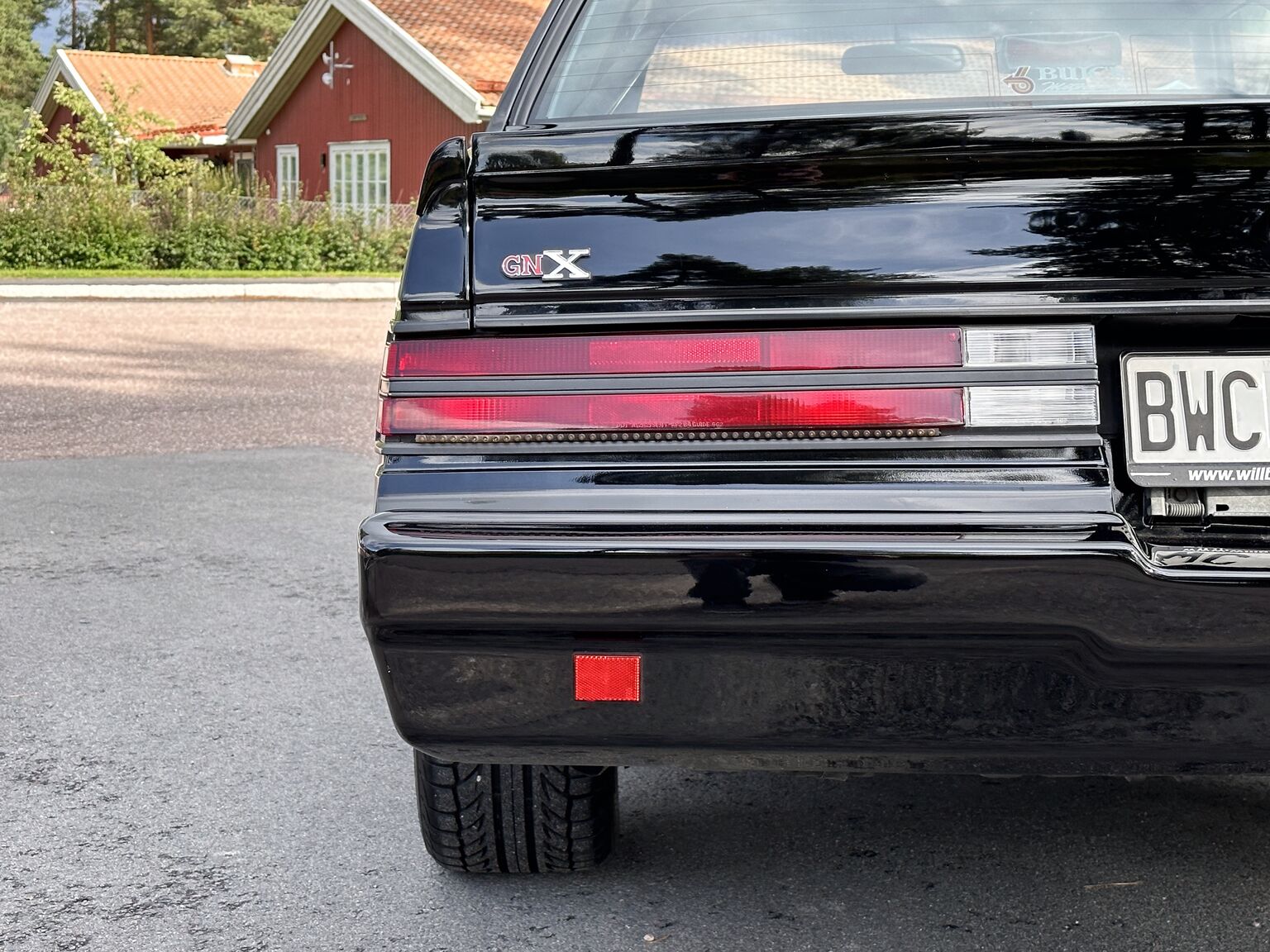 Exterior image of 1987 Buick Grand National "GNX" (9)