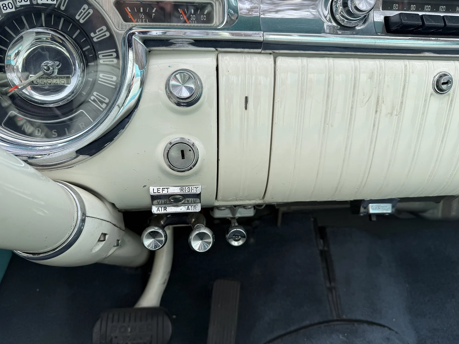 Innenraumfoto von 1955 Oldsmobile Super 88 (7)