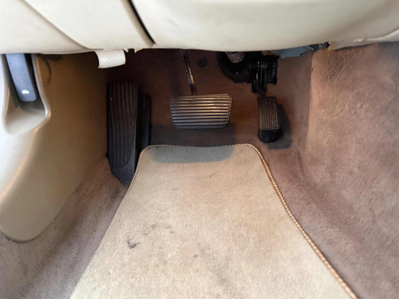 Interiörbild 1997 Jaguar XK8 (23)