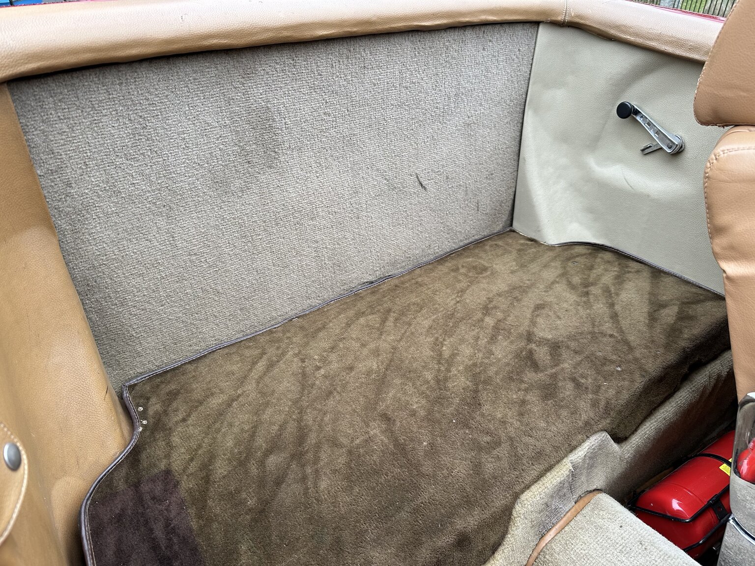 Interior image of 1973 Mercedes-Benz 450 SL