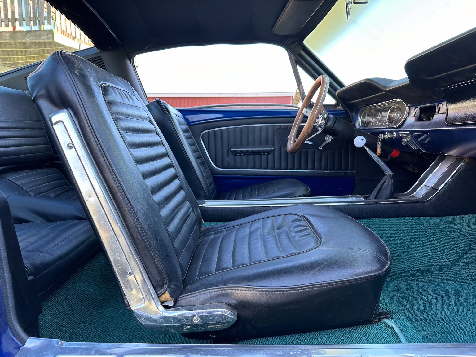 Interiörbild 1965 Ford Mustang Fastback 351W (34)