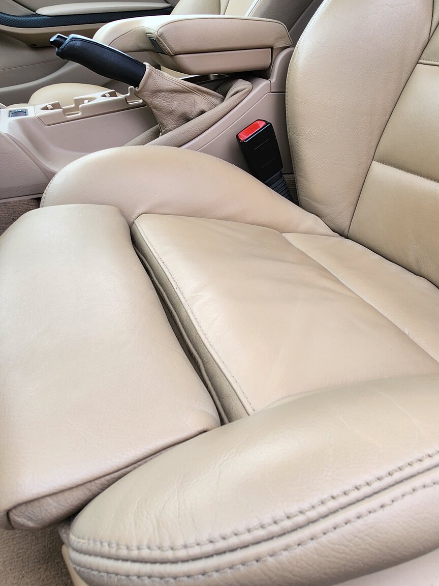 Interior image of 2002  BMW 330Ci 