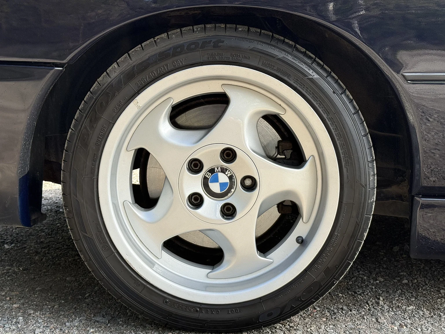 Exterior image of 1994 BMW 840Ci (37)