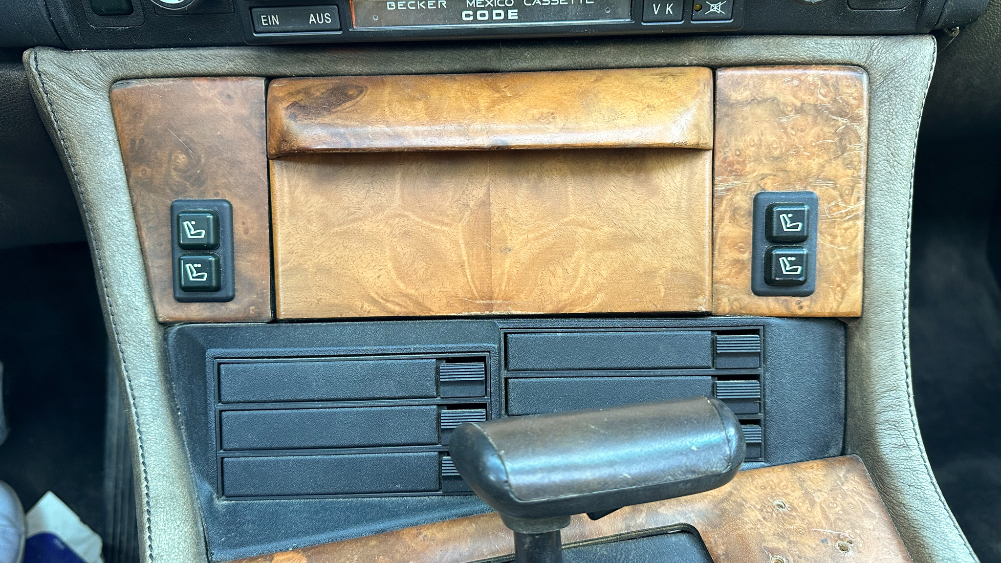 Interiörbild 1984 BMW 745i Executive Automat