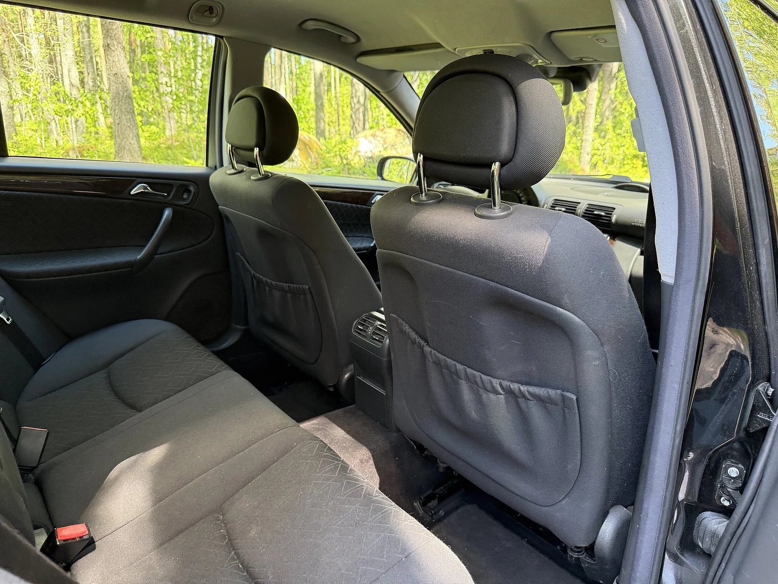 Innenraumfoto von 2002 Mercedes-Benz C 320 T (72)