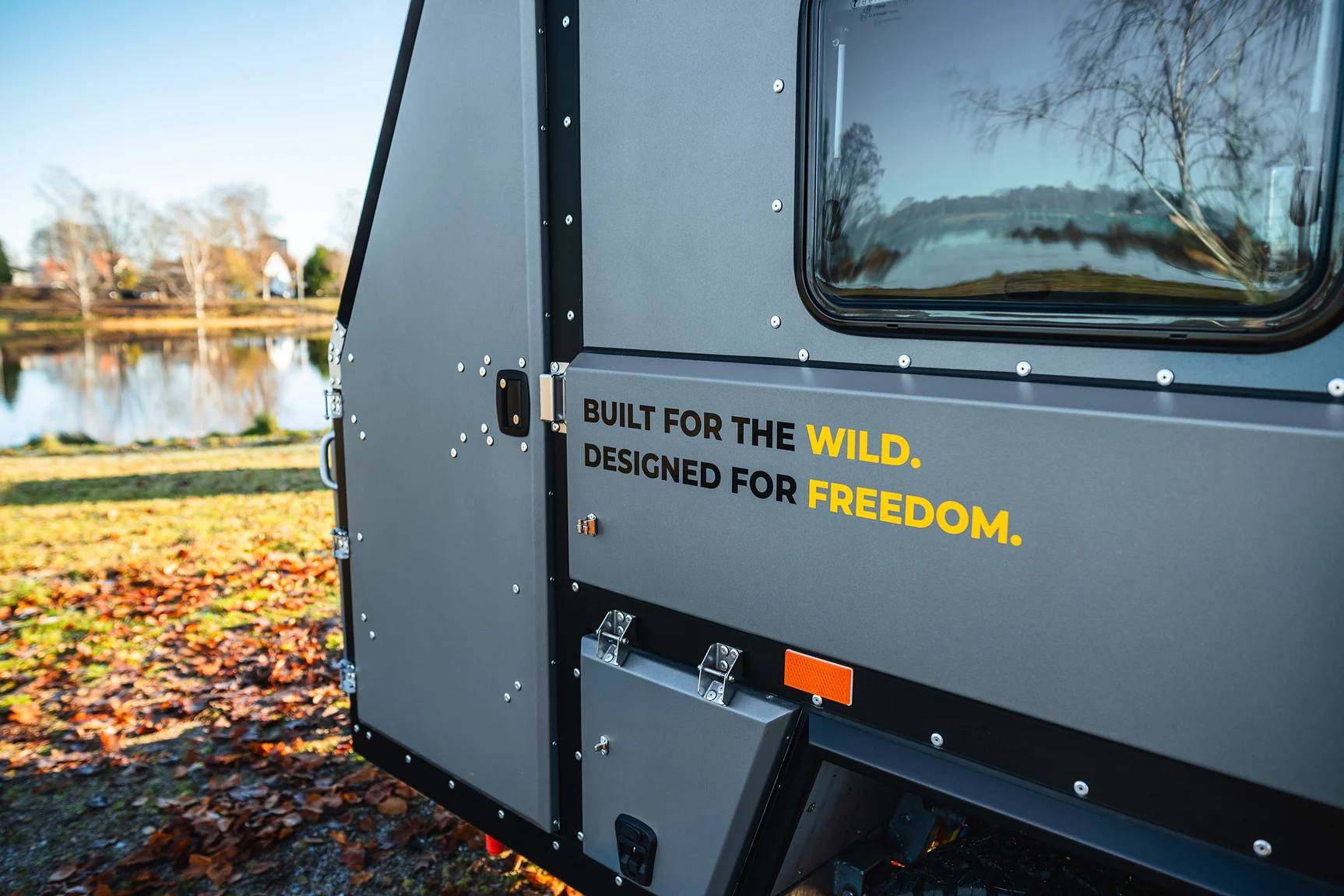 Exterior image of 2025 Northea Trailer Expedition Crawler 458i Offgrid-Camper (26)