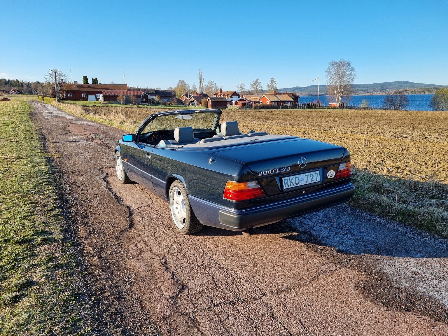Exteriörbild på 1993 Mercedes-Benz 300 CE Cabriolet