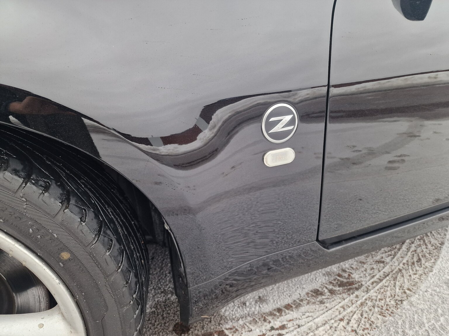Exteriörbild på 2004 Nissan 350Z