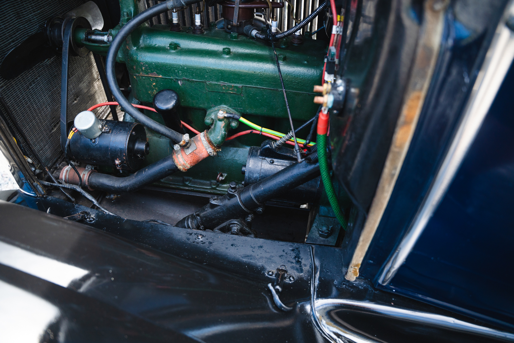 Image of 1931 Ford A Luxe Sedan (7) mechanics
