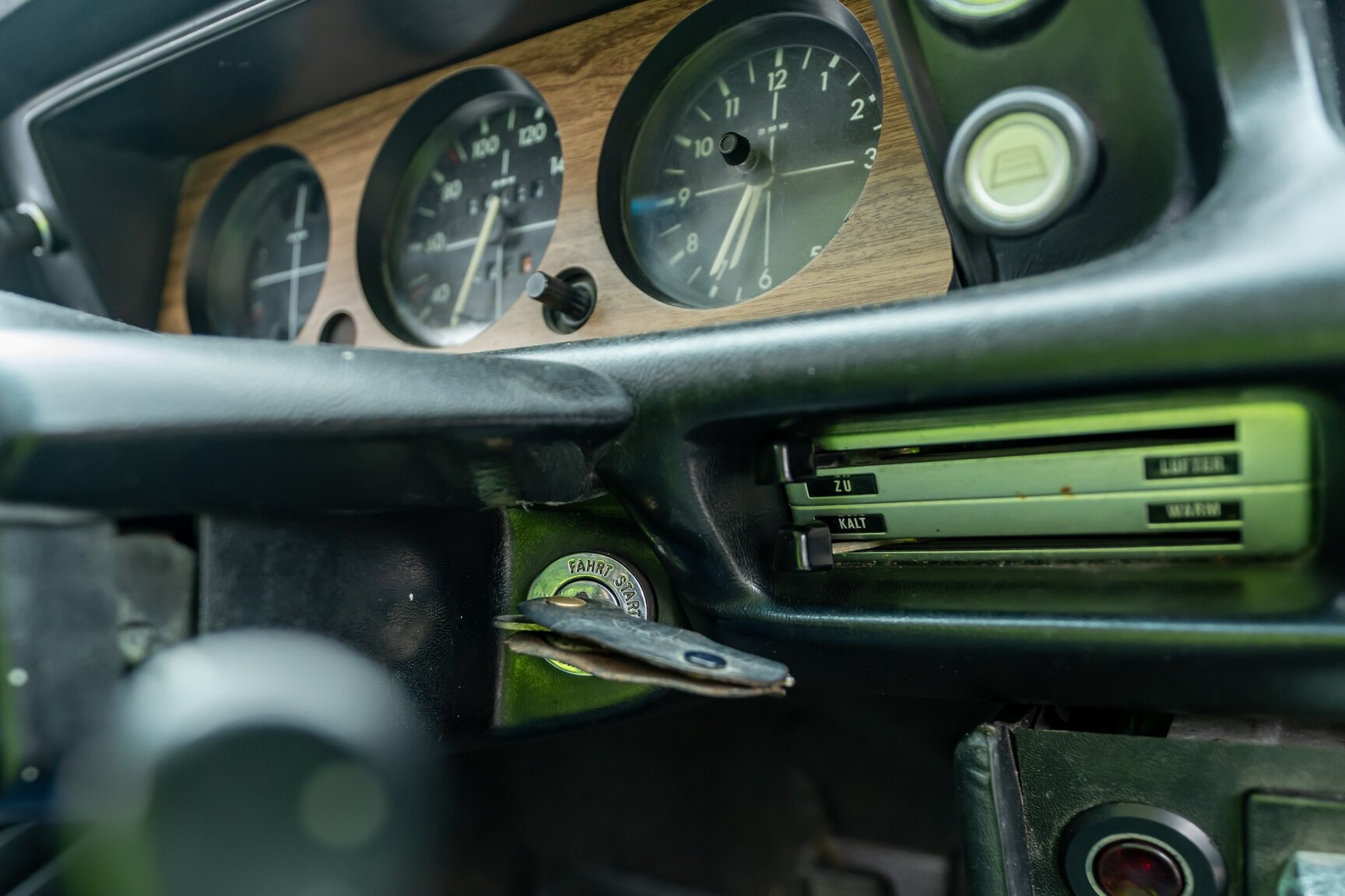 Interior image of 1975 BMW 2002