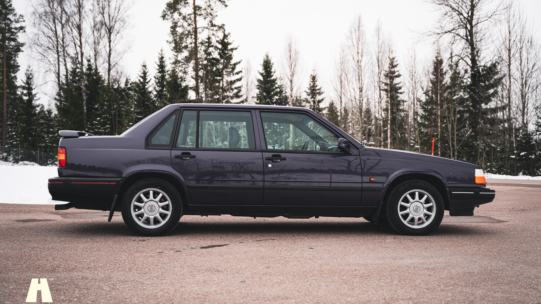 Exterior image of 1995 Volvo 940 SE