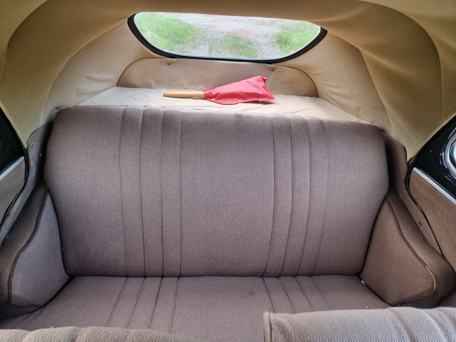 Interior image of 1951 Peugeot 203 De Luxe