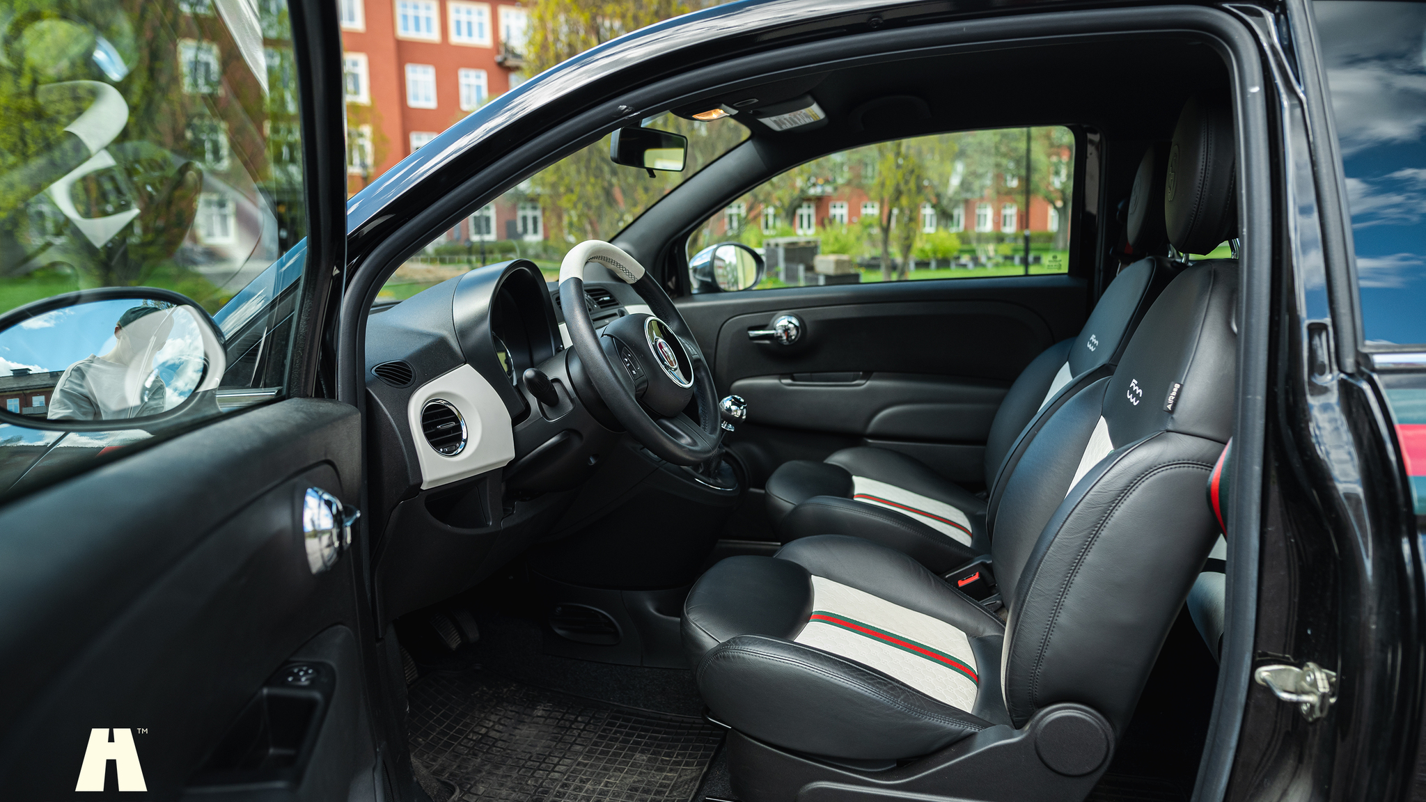 Interior image of 2012 FIAT 500 GUCCI