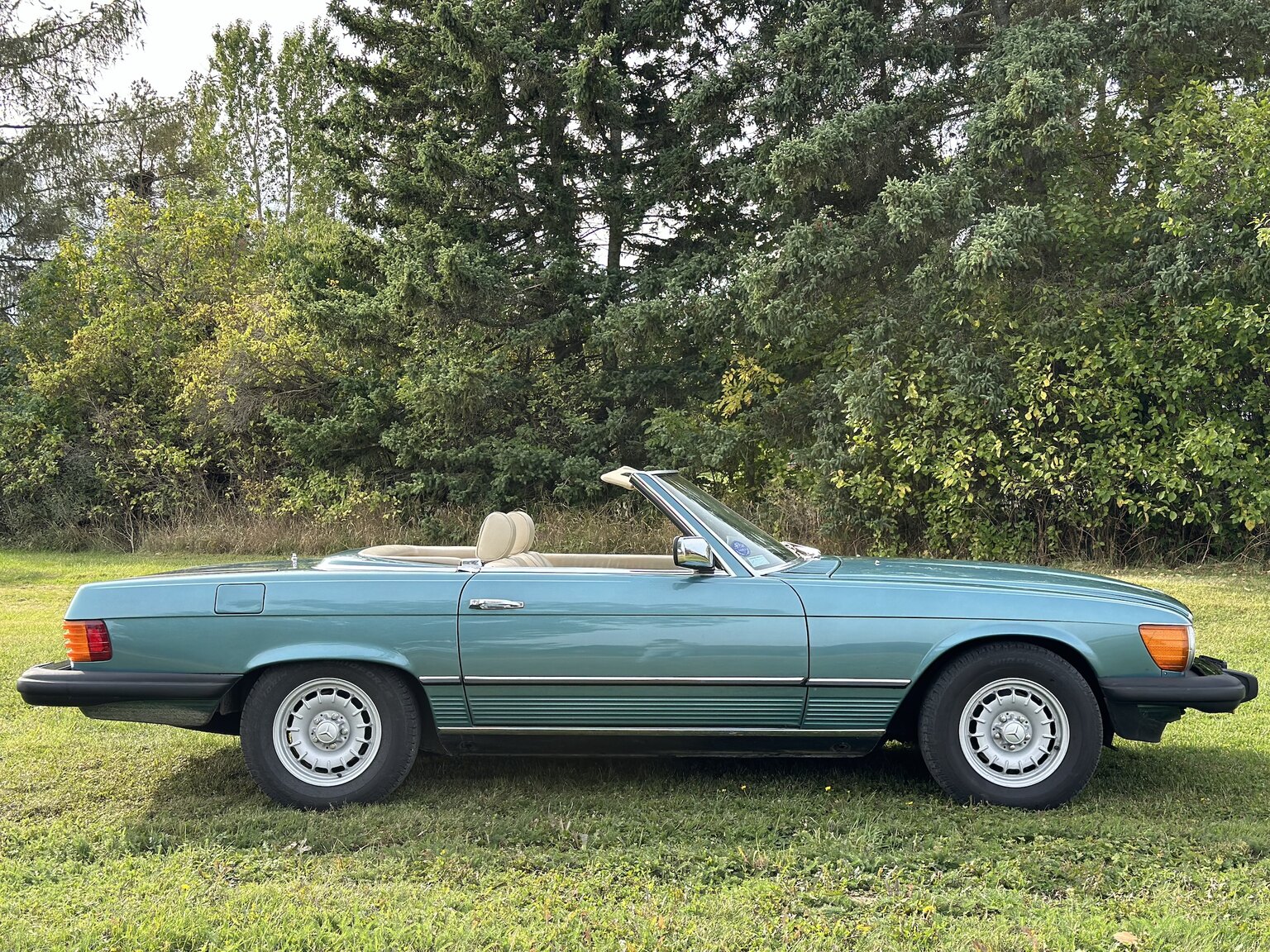 Exteriörbild på 1985 Mercedes-Benz 380 SL