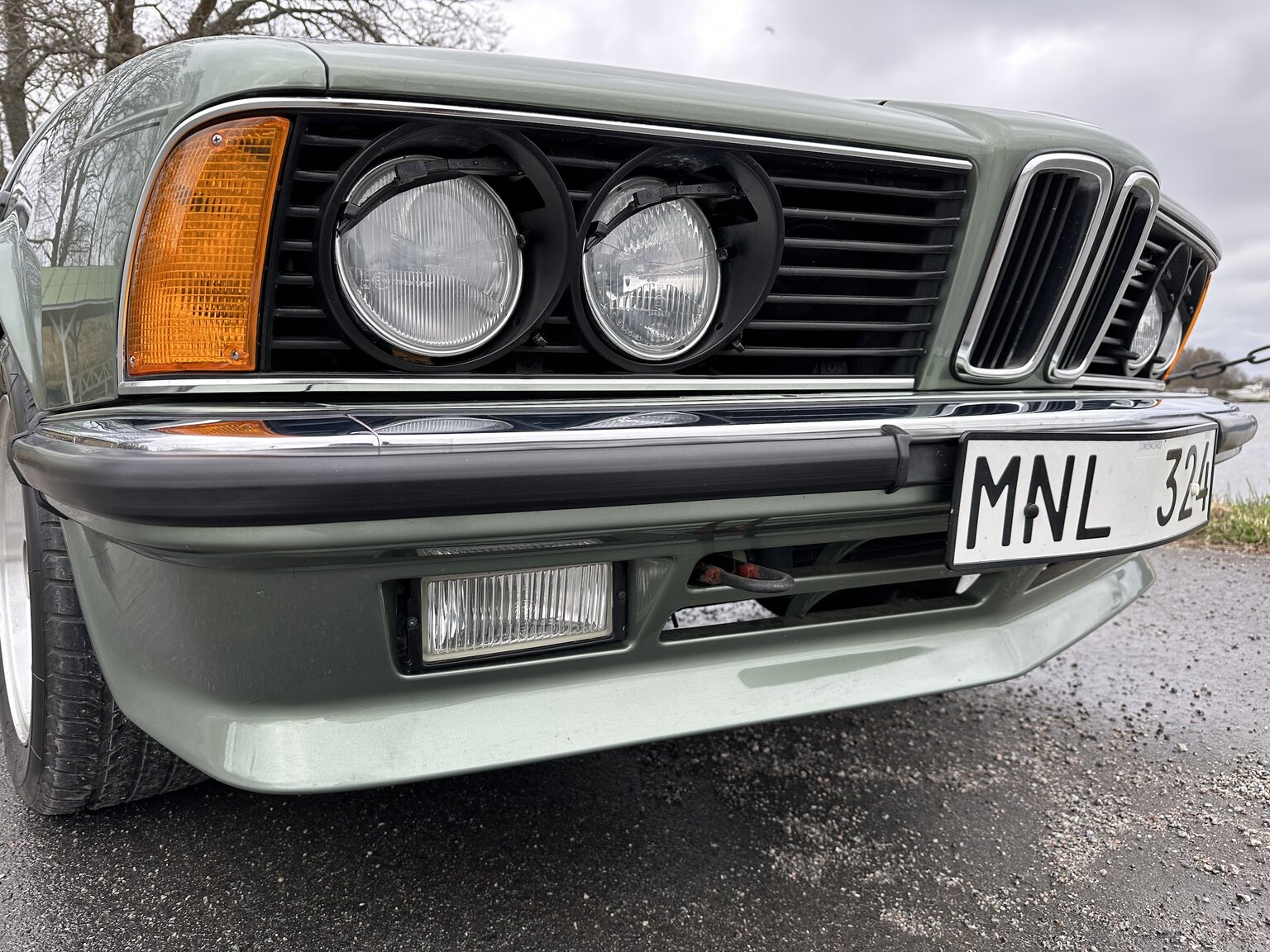 Exterior image of 1986 BMW 635CSi