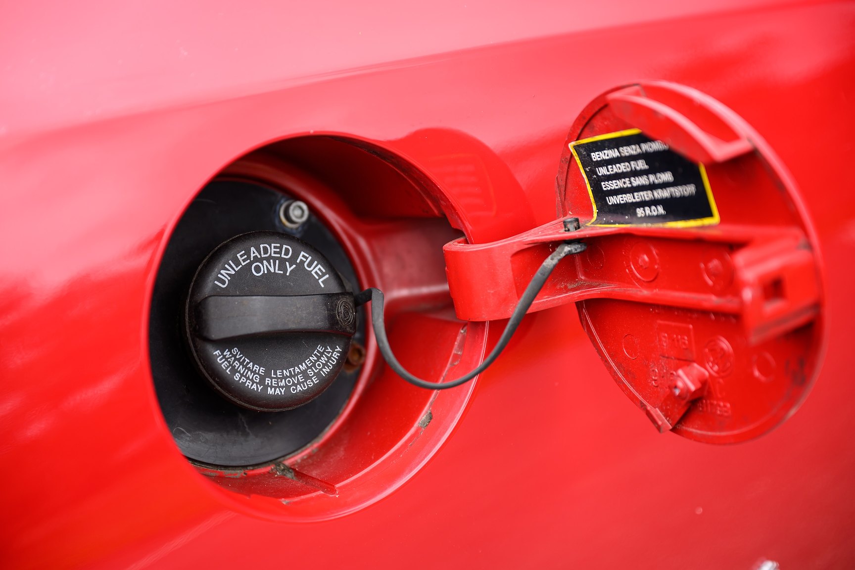 Exterior image of 2001 Alfa Romeo Spider 3.0 V6