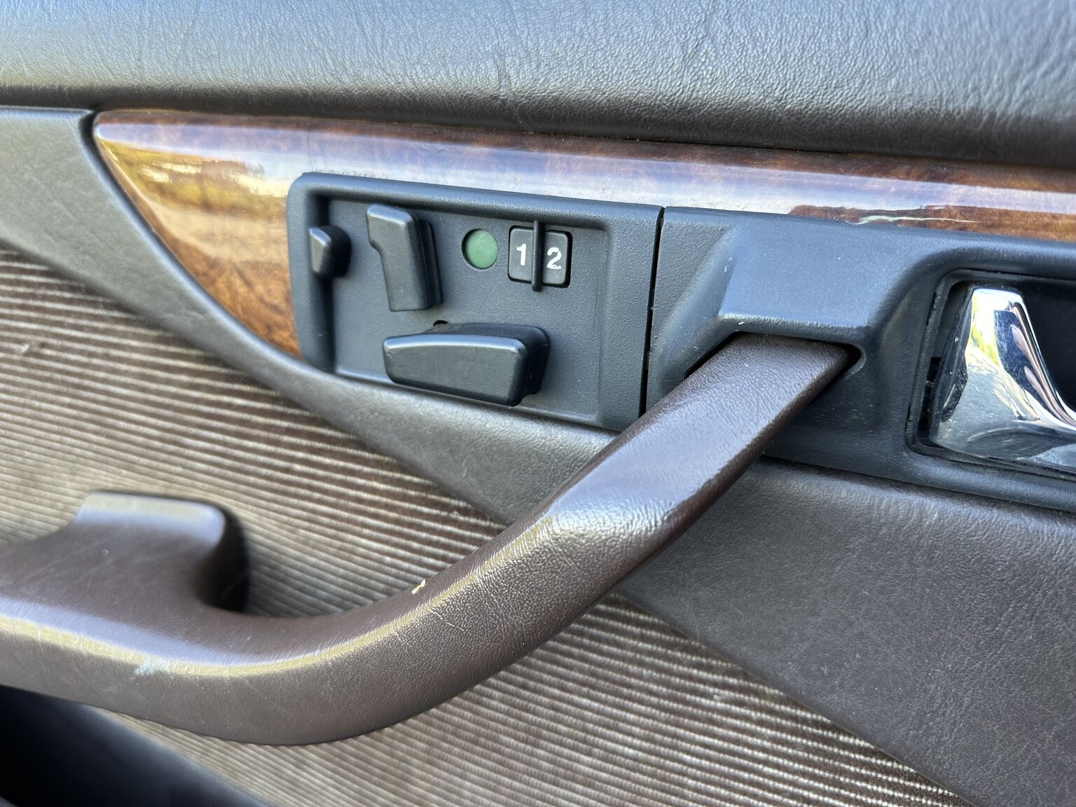 Innenraumfoto von 1986 Mercedes-Benz 500 SEC (25)