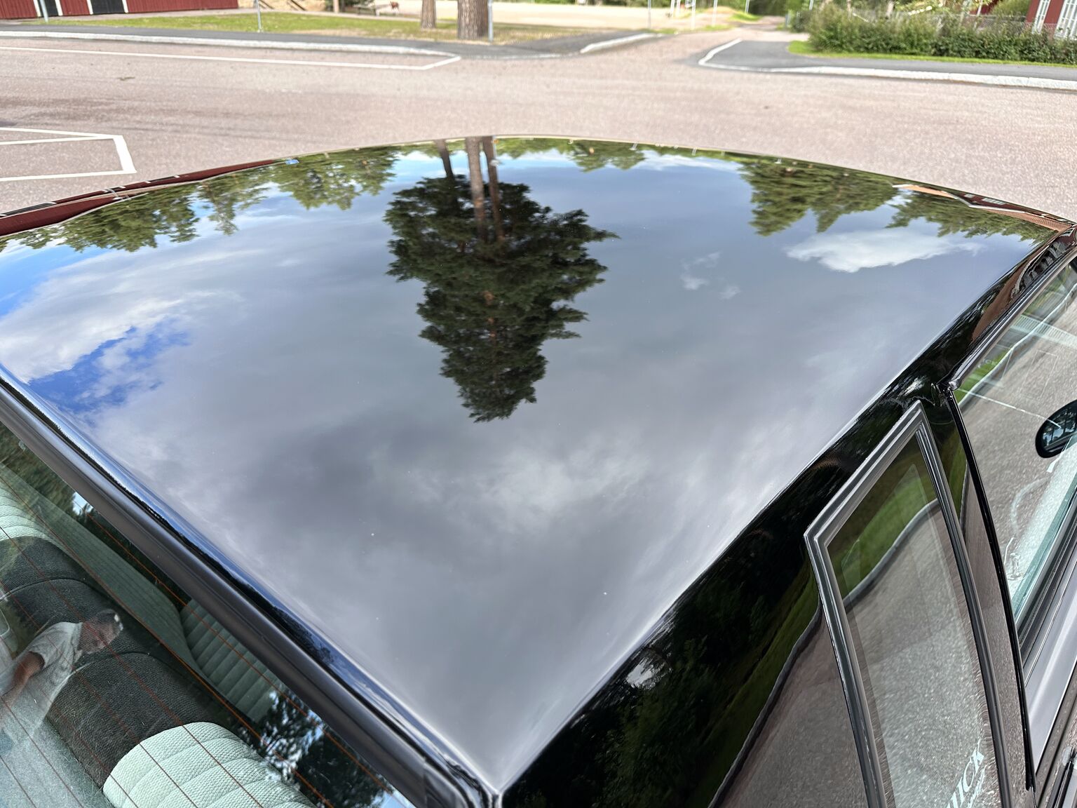 Exterior image of 1987 Buick Grand National "GNX" (41)