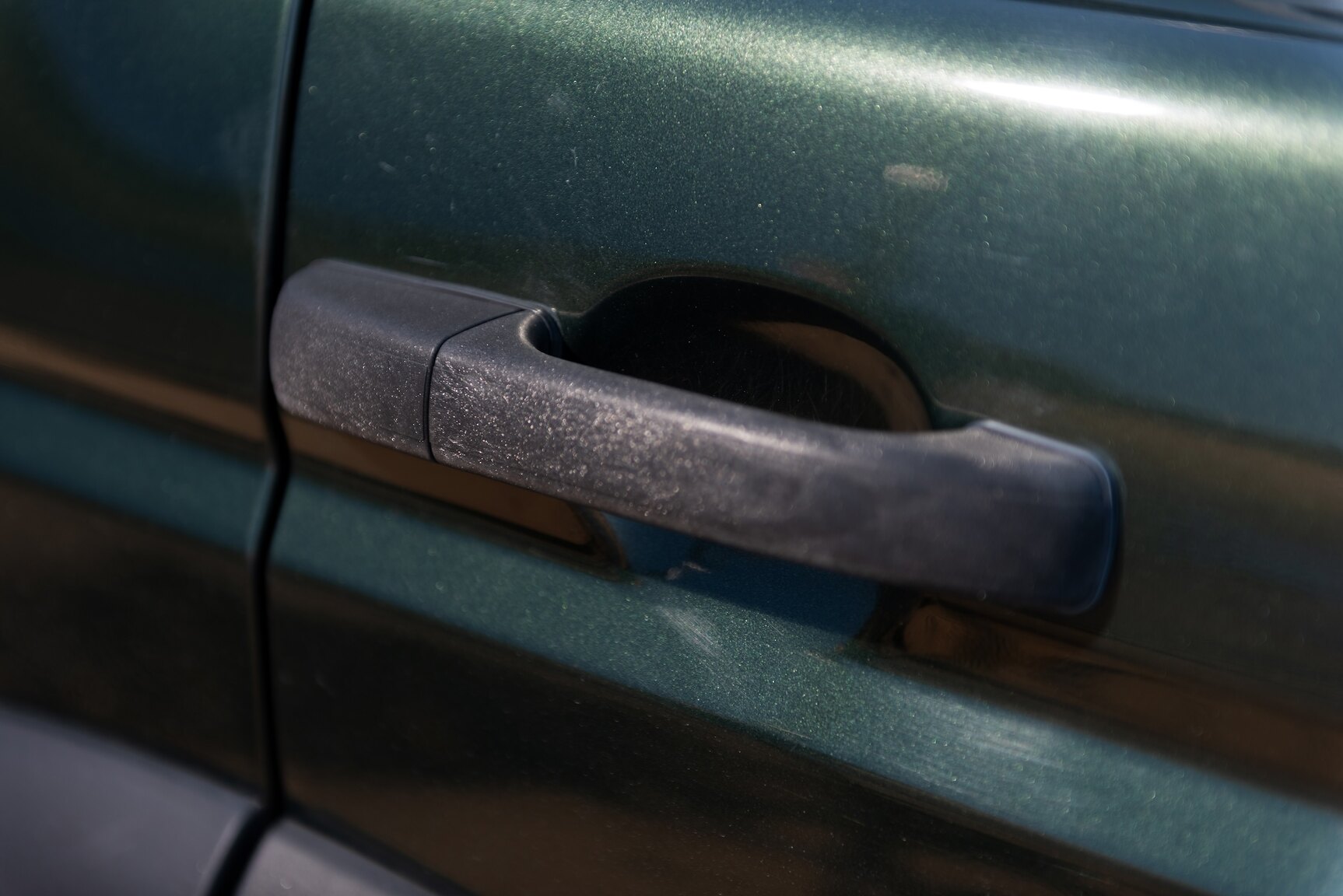 Exterior image of 1999 Land Rover Discovery 4.0 V8