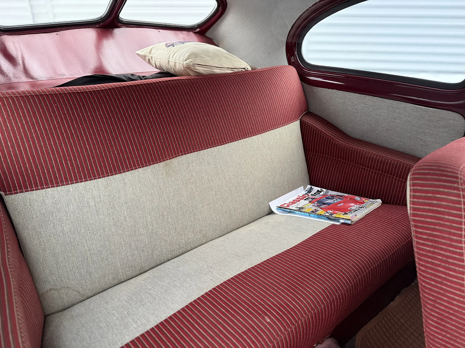 Innenraumfoto von 1953 Volvo PV444ES (29)