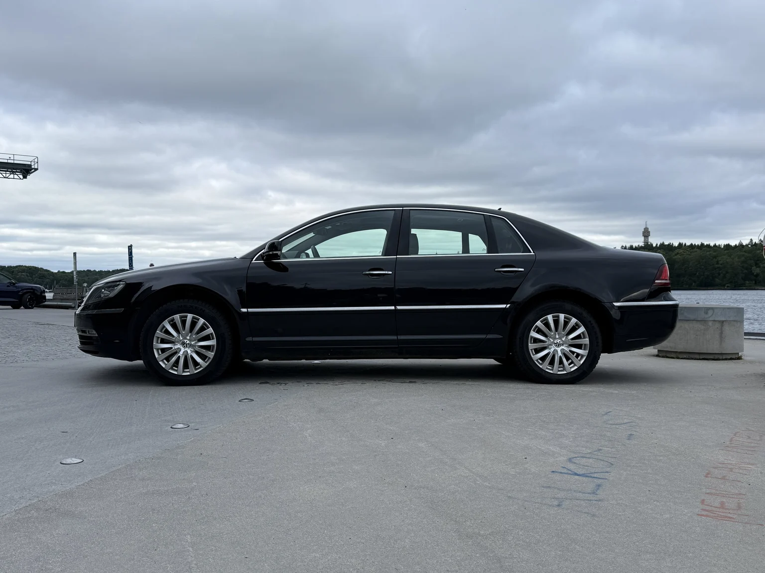 Aussenfoto 2013 Volkswagen Phaeton 3.0 TDI (4)