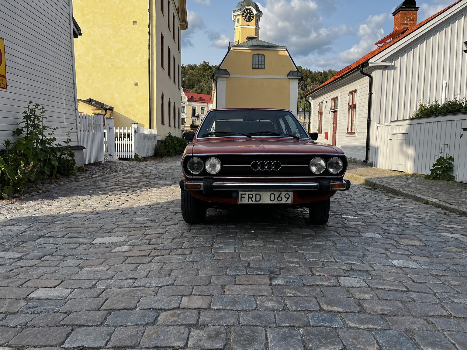 Exterior image of 1976 Audi 80 GL B1  (15)