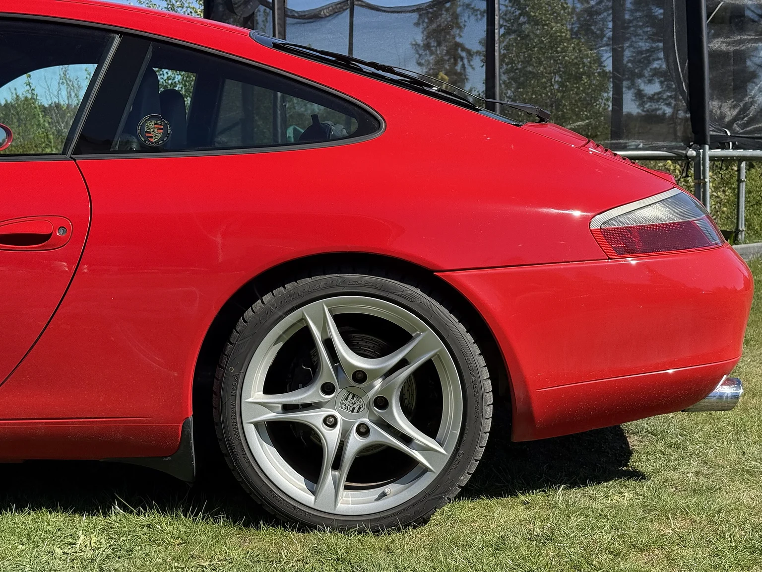 Exteriörbild på 1998 Porsche 996 Carrera (28)