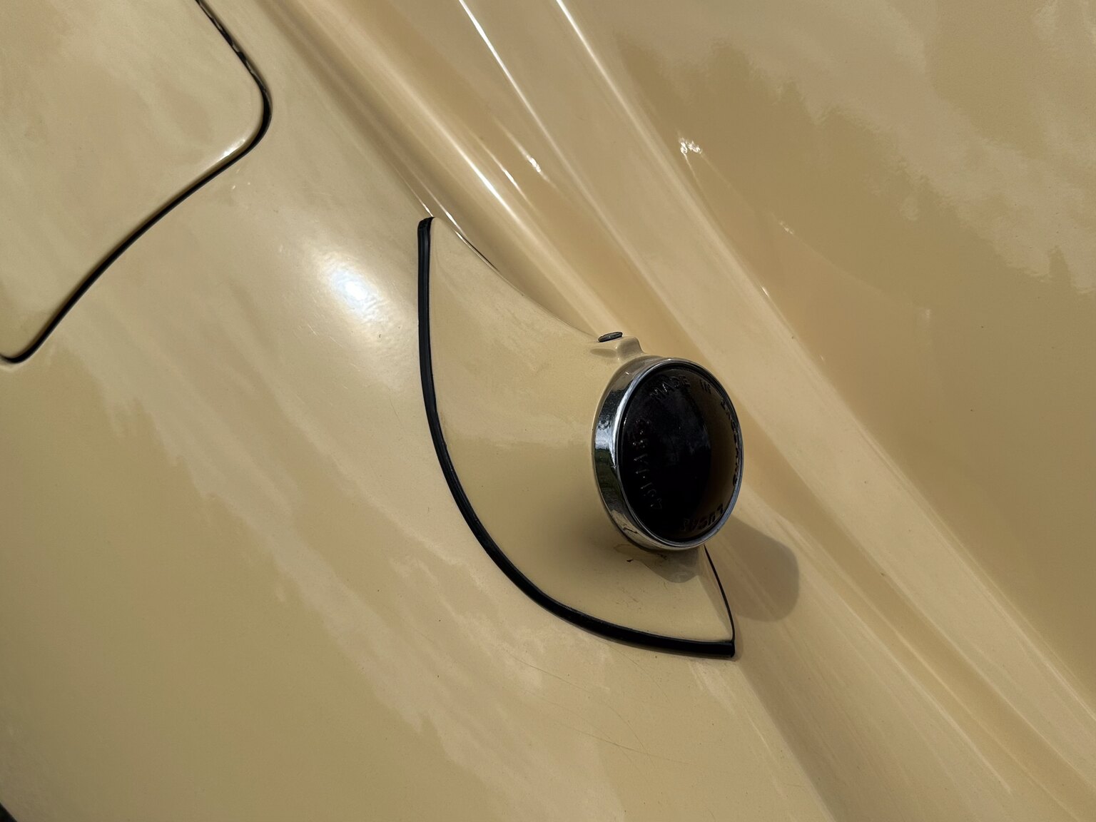 Exterior image of 1947 Bentley Mark IV Sport Saloon