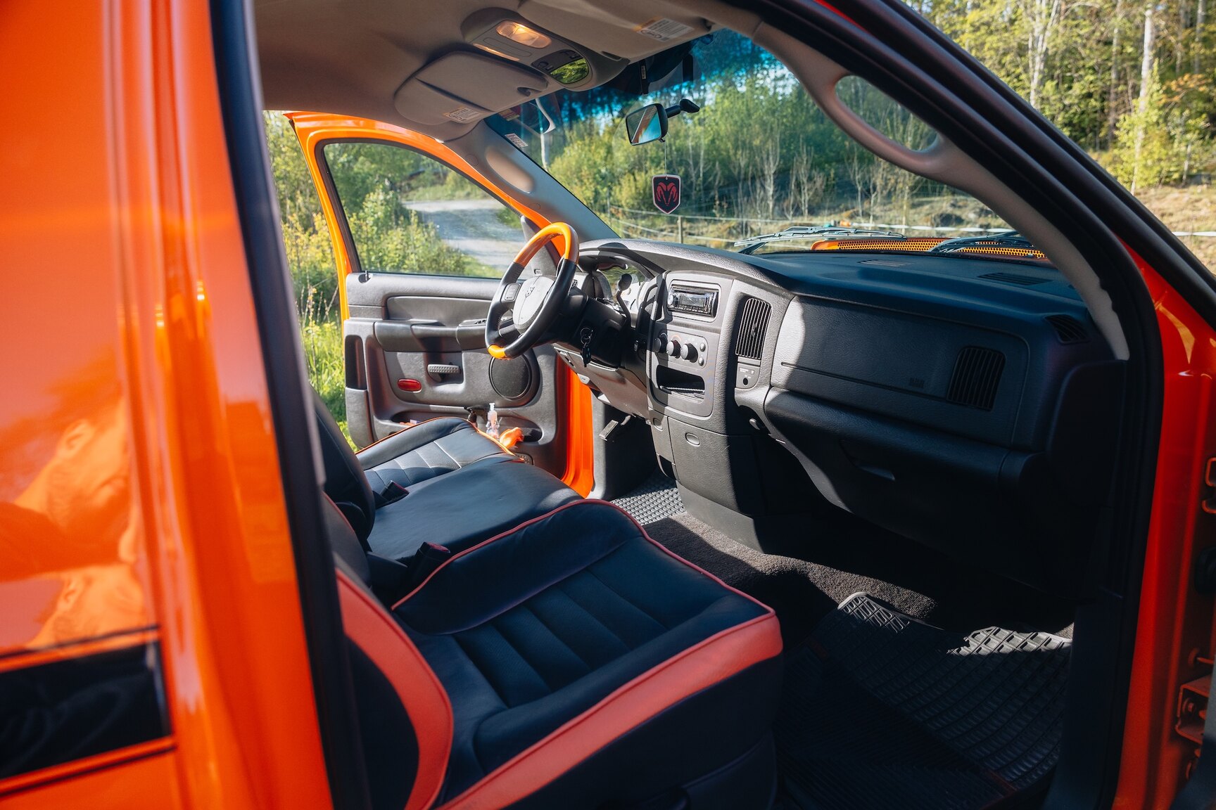 Interior image of 2004 Dodge Ram HEMI GTX 