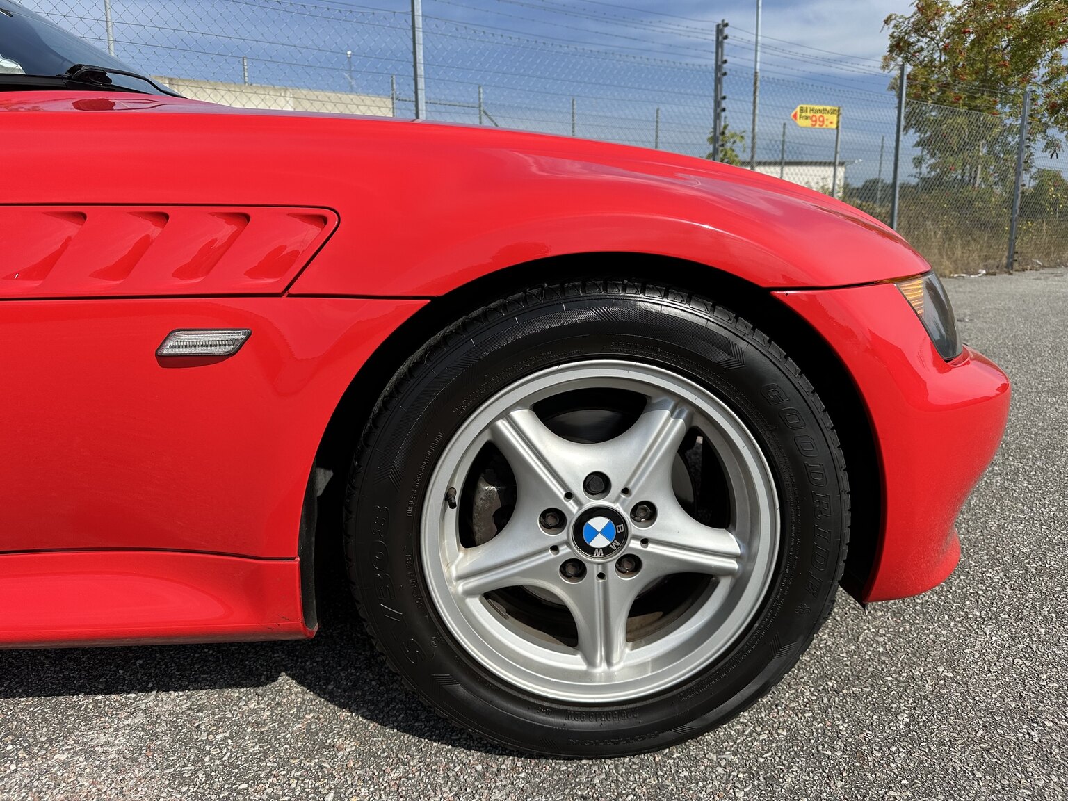 Exteriörbild på 1997 BMW Z3 Roadster