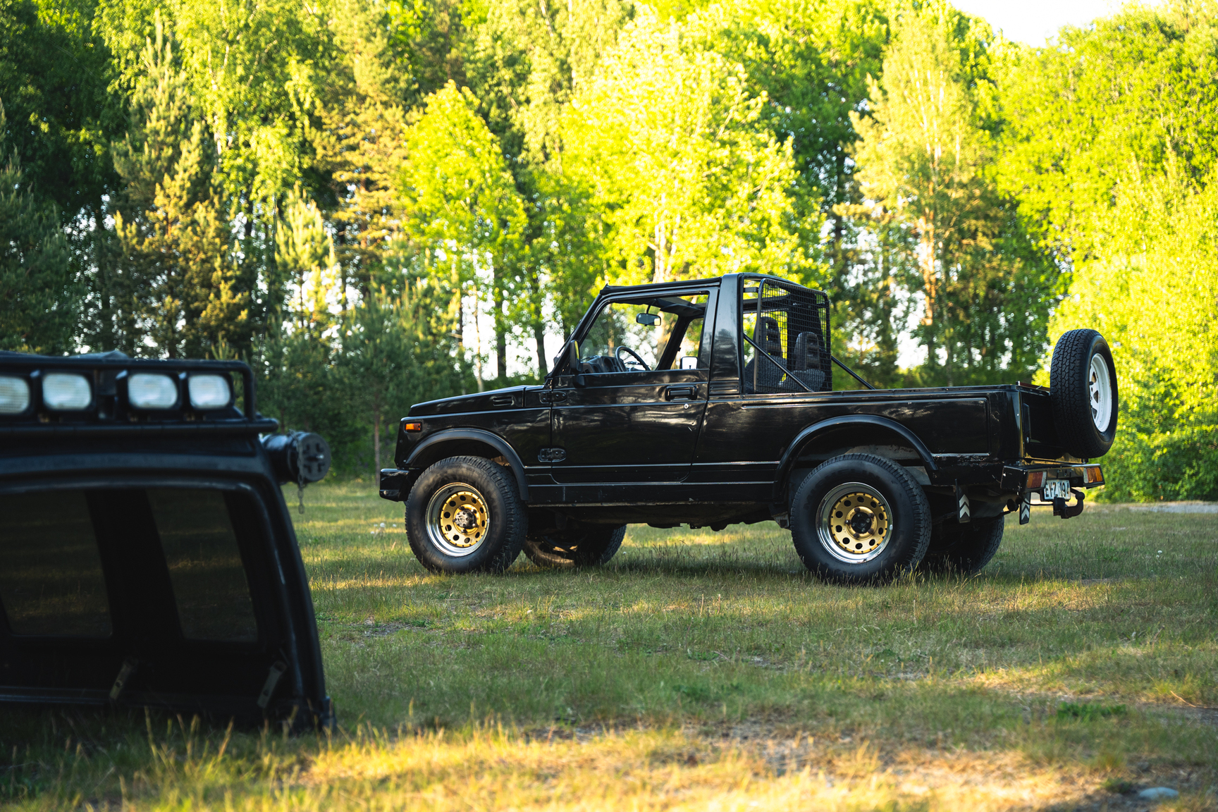 Exterior image of 1987 Suzuki SJ413 long