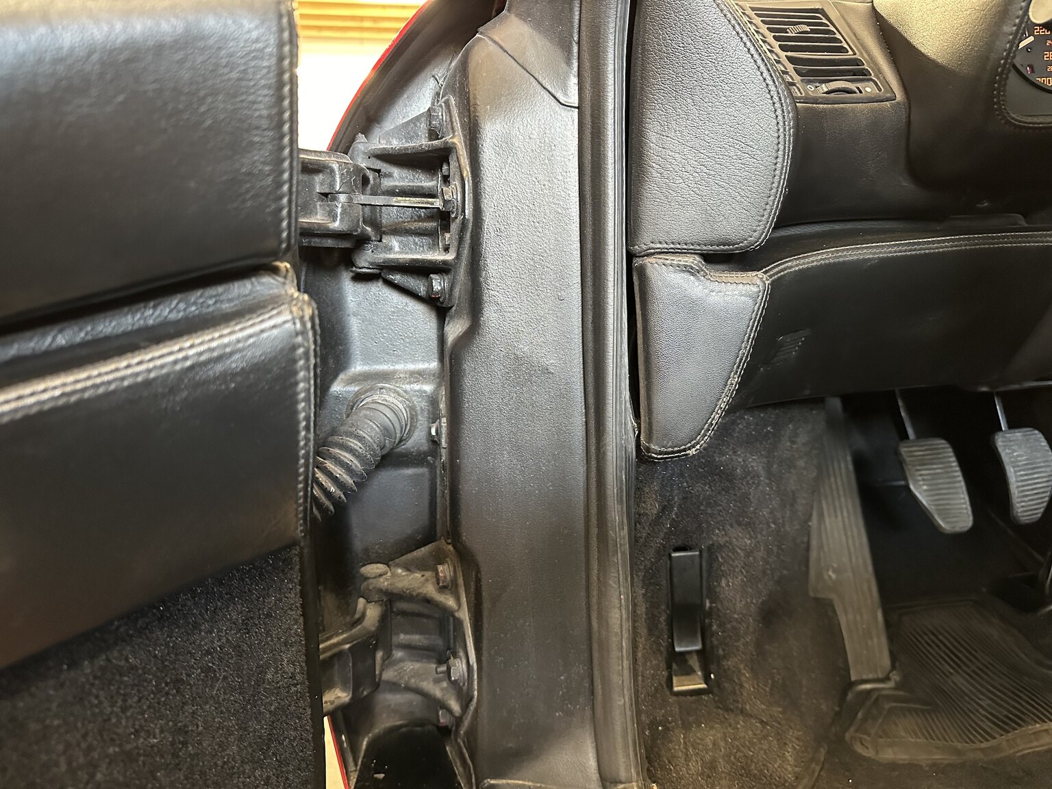 Innenraumfoto von 1990 Ferrari 348 (6)